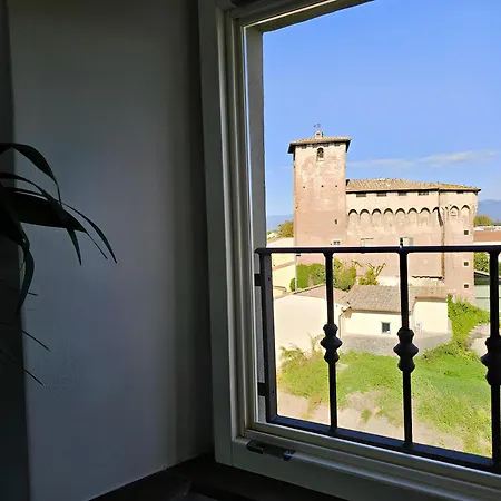 Santo Stefano - Vista Su Castello Medievale